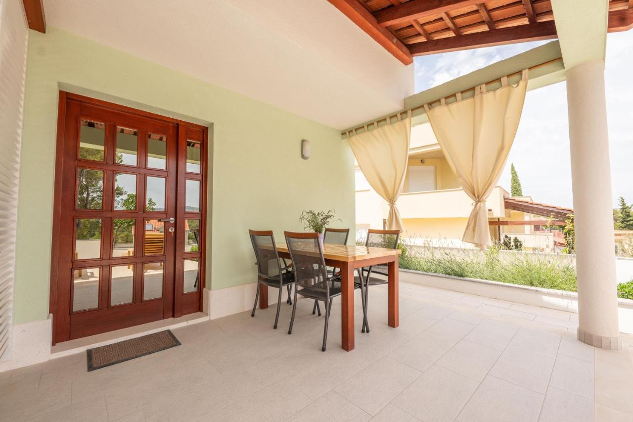 Villa Kalinic Milna  Exterior foto